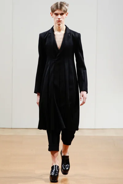 Look 25